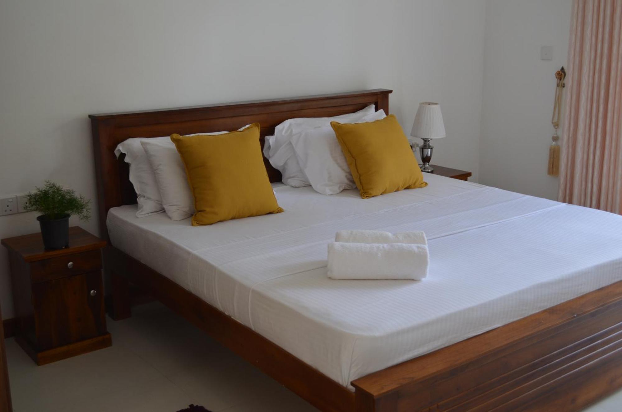 Silina Airport Transit Hotel & Residence Катунаяка Екстер'єр фото